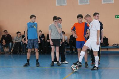 Рязанская «Звезда» провела в школе №3 урок футбола